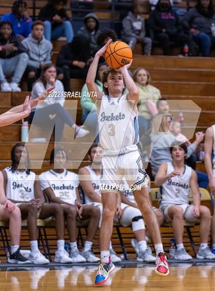 Thumbnail 3 in Lee County vs. Eastern Randolph (Yellow Jackets Christmas Classic) photogallery.