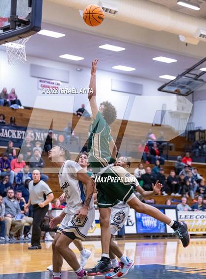 Thumbnail 1 in Lee County vs. Eastern Randolph (Yellow Jackets Christmas Classic) photogallery.