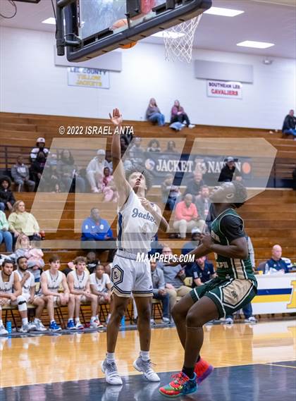 Thumbnail 3 in Lee County vs. Eastern Randolph (Yellow Jackets Christmas Classic) photogallery.