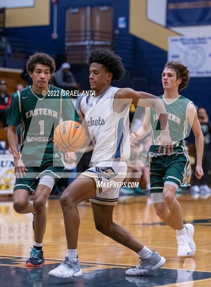 Thumbnail 2 in Lee County vs. Eastern Randolph (Yellow Jackets Christmas Classic) photogallery.
