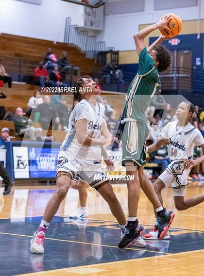 Thumbnail 1 in Lee County vs. Eastern Randolph (Yellow Jackets Christmas Classic) photogallery.