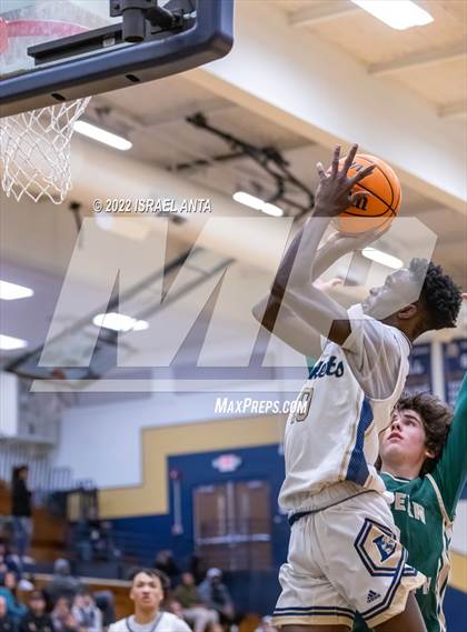 Thumbnail 3 in Lee County vs. Eastern Randolph (Yellow Jackets Christmas Classic) photogallery.