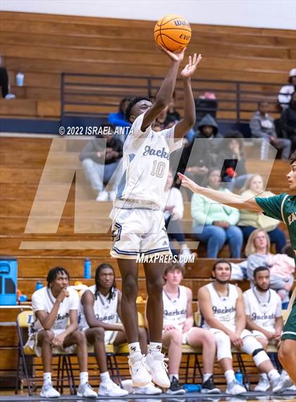 Thumbnail 1 in Lee County vs. Eastern Randolph (Yellow Jackets Christmas Classic) photogallery.