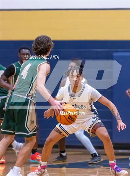 Thumbnail 3 in Lee County vs. Eastern Randolph (Yellow Jackets Christmas Classic) photogallery.