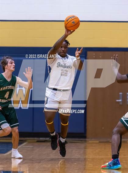 Thumbnail 2 in Lee County vs. Eastern Randolph (Yellow Jackets Christmas Classic) photogallery.