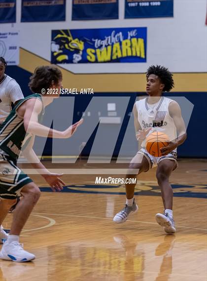 Thumbnail 1 in Lee County vs. Eastern Randolph (Yellow Jackets Christmas Classic) photogallery.