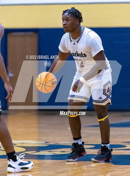Thumbnail 1 in Lee County vs. Eastern Randolph (Yellow Jackets Christmas Classic) photogallery.