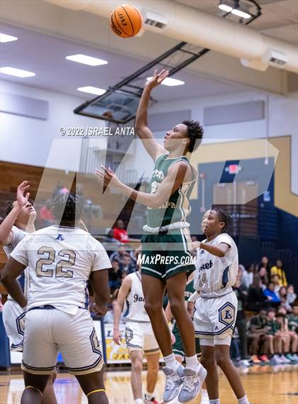 Thumbnail 3 in Lee County vs. Eastern Randolph (Yellow Jackets Christmas Classic) photogallery.