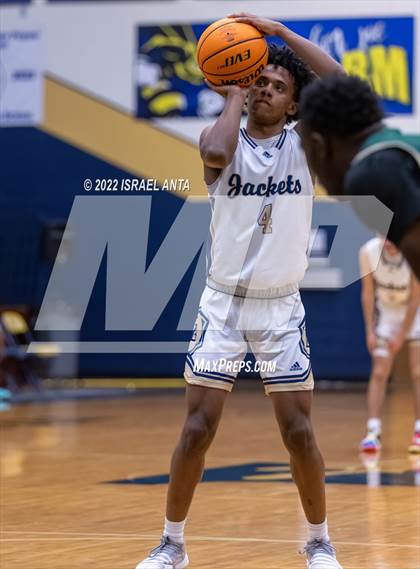 Thumbnail 1 in Lee County vs. Eastern Randolph (Yellow Jackets Christmas Classic) photogallery.