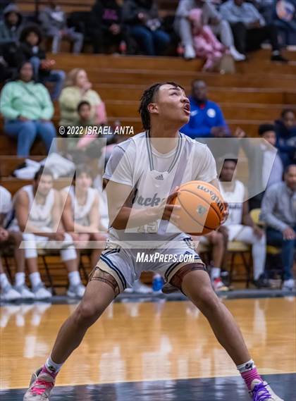 Thumbnail 1 in Lee County vs. Eastern Randolph (Yellow Jackets Christmas Classic) photogallery.