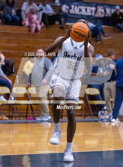 Thumbnail 1 in Lee County vs. Eastern Randolph (Yellow Jackets Christmas Classic) photogallery.