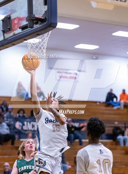 Thumbnail 2 in Lee County vs. Eastern Randolph (Yellow Jackets Christmas Classic) photogallery.