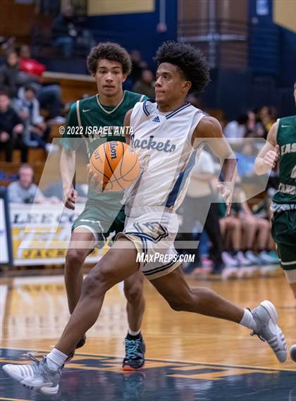 Thumbnail 3 in Lee County vs. Eastern Randolph (Yellow Jackets Christmas Classic) photogallery.