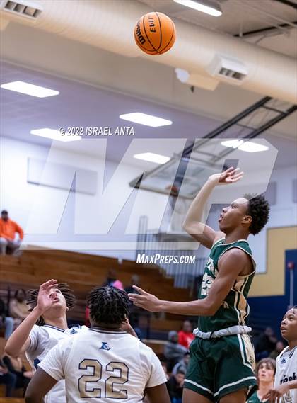 Thumbnail 2 in Lee County vs. Eastern Randolph (Yellow Jackets Christmas Classic) photogallery.