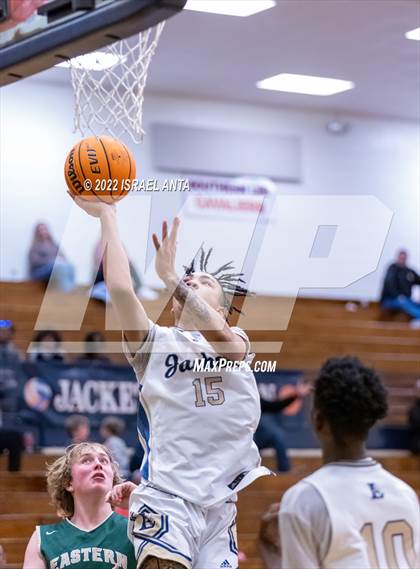 Thumbnail 1 in Lee County vs. Eastern Randolph (Yellow Jackets Christmas Classic) photogallery.