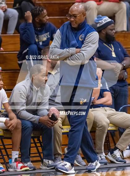 Thumbnail 3 in Lee County vs. Eastern Randolph (Yellow Jackets Christmas Classic) photogallery.