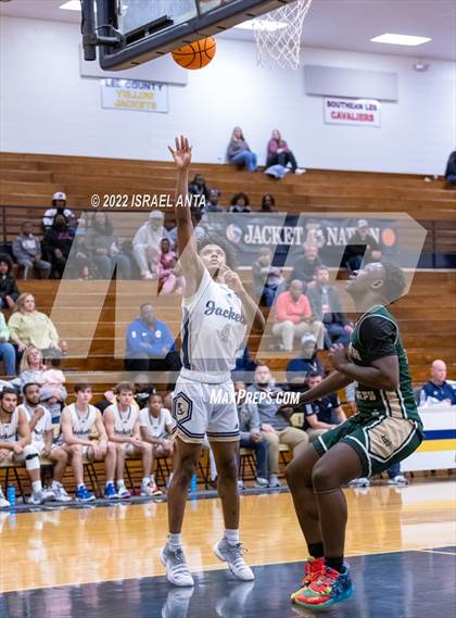 Thumbnail 2 in Lee County vs. Eastern Randolph (Yellow Jackets Christmas Classic) photogallery.