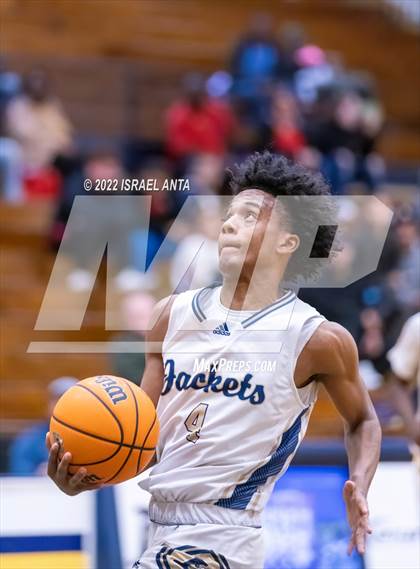 Thumbnail 2 in Lee County vs. Eastern Randolph (Yellow Jackets Christmas Classic) photogallery.