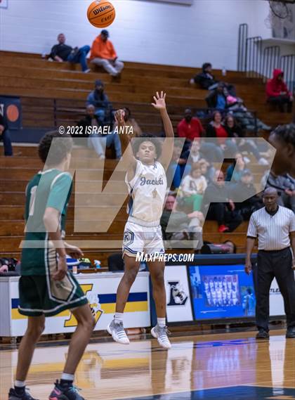 Thumbnail 1 in Lee County vs. Eastern Randolph (Yellow Jackets Christmas Classic) photogallery.