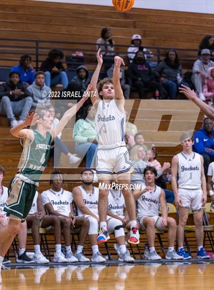 Thumbnail 3 in Lee County vs. Eastern Randolph (Yellow Jackets Christmas Classic) photogallery.