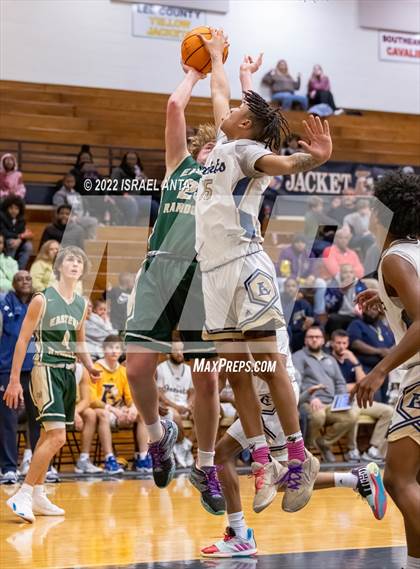 Thumbnail 2 in Lee County vs. Eastern Randolph (Yellow Jackets Christmas Classic) photogallery.