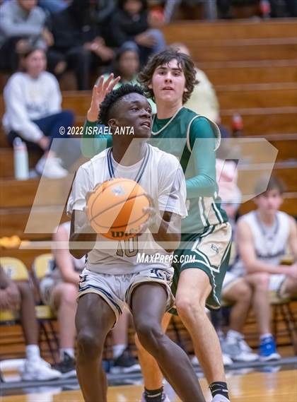Thumbnail 1 in Lee County vs. Eastern Randolph (Yellow Jackets Christmas Classic) photogallery.