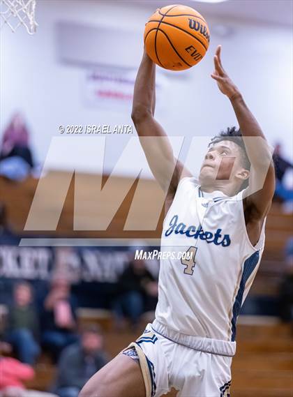 Thumbnail 2 in Lee County vs. Eastern Randolph (Yellow Jackets Christmas Classic) photogallery.