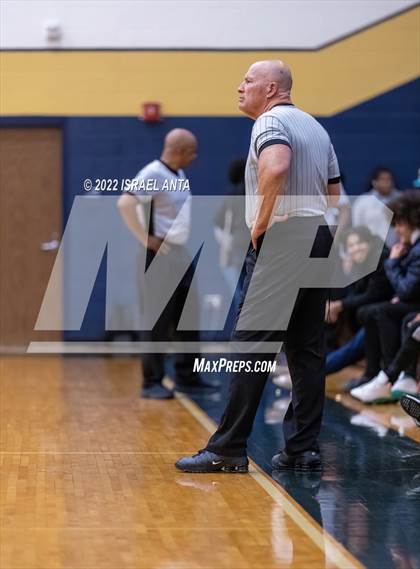 Thumbnail 3 in Lee County vs. Eastern Randolph (Yellow Jackets Christmas Classic) photogallery.