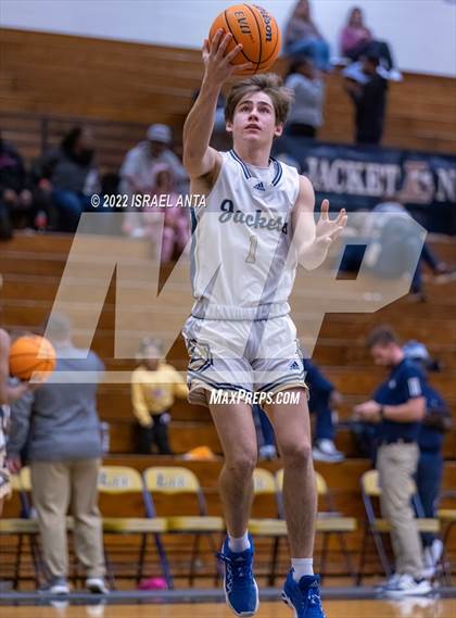 Thumbnail 3 in Lee County vs. Eastern Randolph (Yellow Jackets Christmas Classic) photogallery.