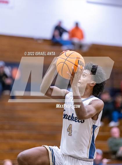 Thumbnail 1 in Lee County vs. Eastern Randolph (Yellow Jackets Christmas Classic) photogallery.