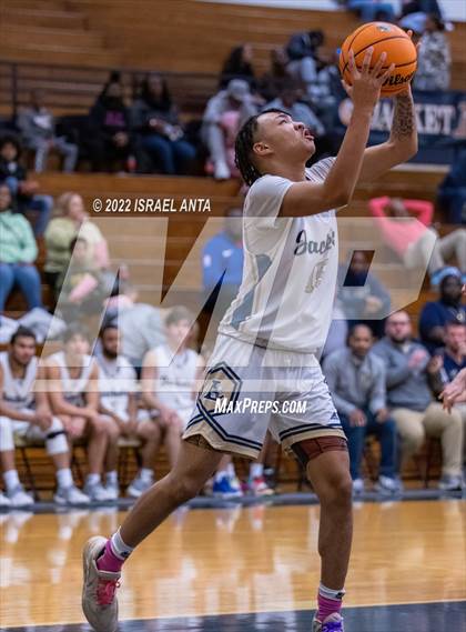 Thumbnail 3 in Lee County vs. Eastern Randolph (Yellow Jackets Christmas Classic) photogallery.