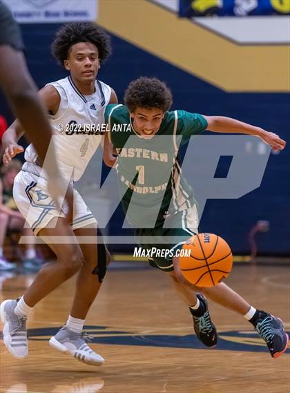 Thumbnail 3 in Lee County vs. Eastern Randolph (Yellow Jackets Christmas Classic) photogallery.