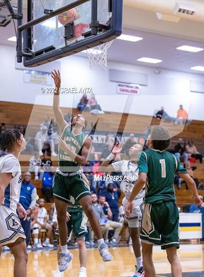 Thumbnail 3 in Lee County vs. Eastern Randolph (Yellow Jackets Christmas Classic) photogallery.