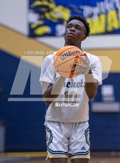 Thumbnail 1 in Lee County vs. Eastern Randolph (Yellow Jackets Christmas Classic) photogallery.