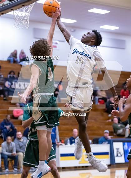 Thumbnail 1 in Lee County vs. Eastern Randolph (Yellow Jackets Christmas Classic) photogallery.