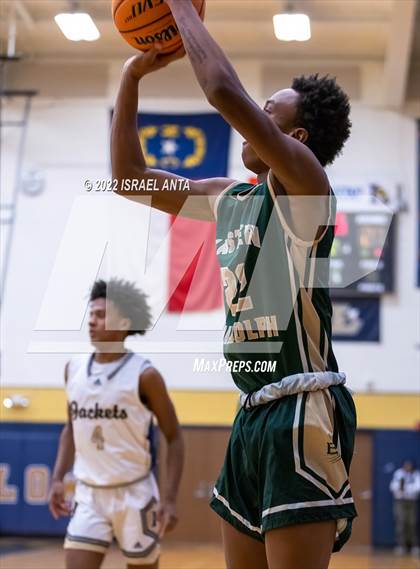 Thumbnail 2 in Lee County vs. Eastern Randolph (Yellow Jackets Christmas Classic) photogallery.