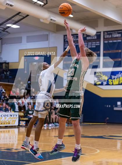 Thumbnail 1 in Lee County vs. Eastern Randolph (Yellow Jackets Christmas Classic) photogallery.