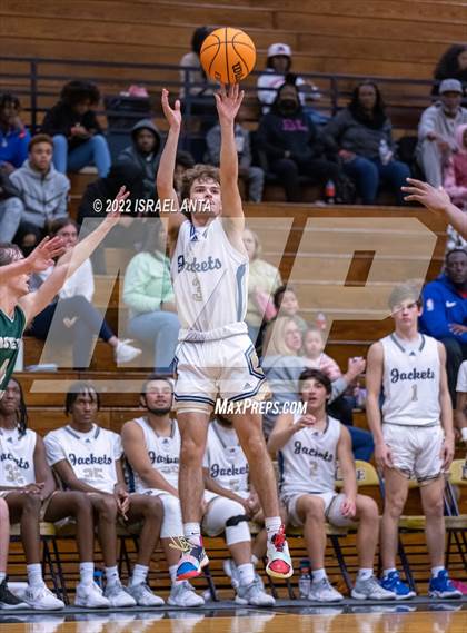 Thumbnail 1 in Lee County vs. Eastern Randolph (Yellow Jackets Christmas Classic) photogallery.