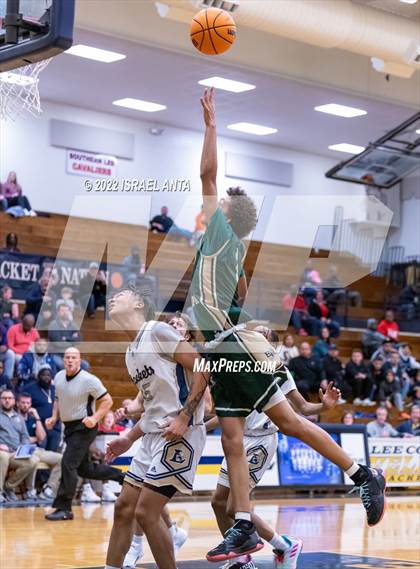 Thumbnail 3 in Lee County vs. Eastern Randolph (Yellow Jackets Christmas Classic) photogallery.