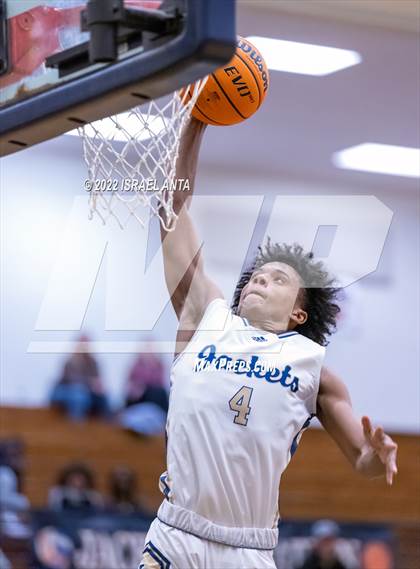 Thumbnail 1 in Lee County vs. Eastern Randolph (Yellow Jackets Christmas Classic) photogallery.