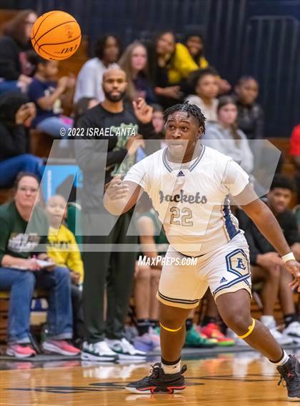 Thumbnail 1 in Lee County vs. Eastern Randolph (Yellow Jackets Christmas Classic) photogallery.