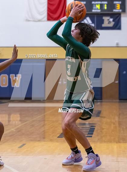 Thumbnail 1 in Lee County vs. Eastern Randolph (Yellow Jackets Christmas Classic) photogallery.