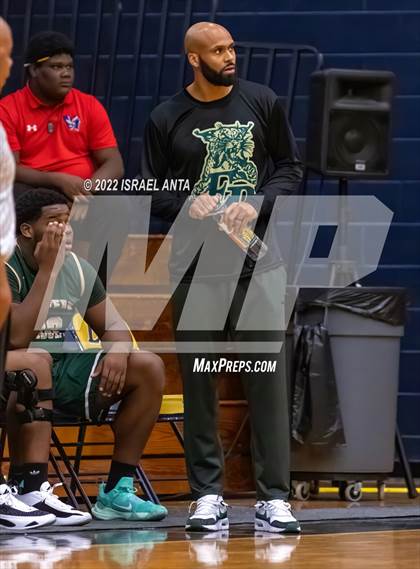 Thumbnail 3 in Lee County vs. Eastern Randolph (Yellow Jackets Christmas Classic) photogallery.