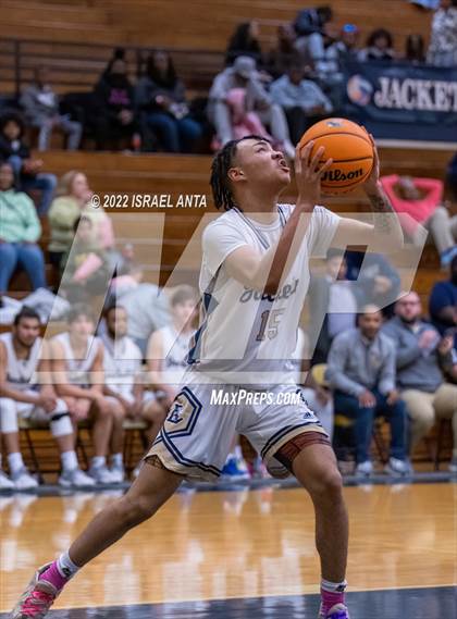 Thumbnail 1 in Lee County vs. Eastern Randolph (Yellow Jackets Christmas Classic) photogallery.