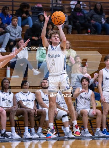 Thumbnail 2 in Lee County vs. Eastern Randolph (Yellow Jackets Christmas Classic) photogallery.