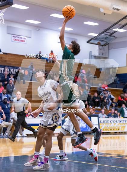 Thumbnail 1 in Lee County vs. Eastern Randolph (Yellow Jackets Christmas Classic) photogallery.