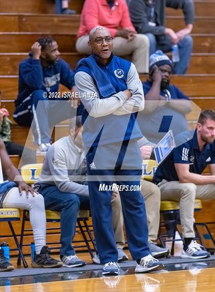 Thumbnail 3 in Lee County vs. Eastern Randolph (Yellow Jackets Christmas Classic) photogallery.
