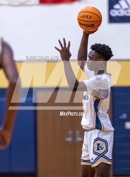 Thumbnail 2 in Lee County vs. Eastern Randolph (Yellow Jackets Christmas Classic) photogallery.