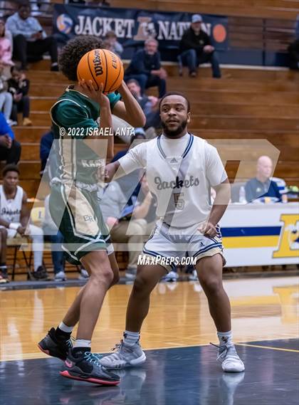Thumbnail 3 in Lee County vs. Eastern Randolph (Yellow Jackets Christmas Classic) photogallery.