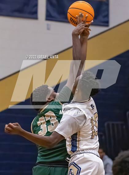 Thumbnail 2 in Lee County vs. Eastern Randolph (Yellow Jackets Christmas Classic) photogallery.